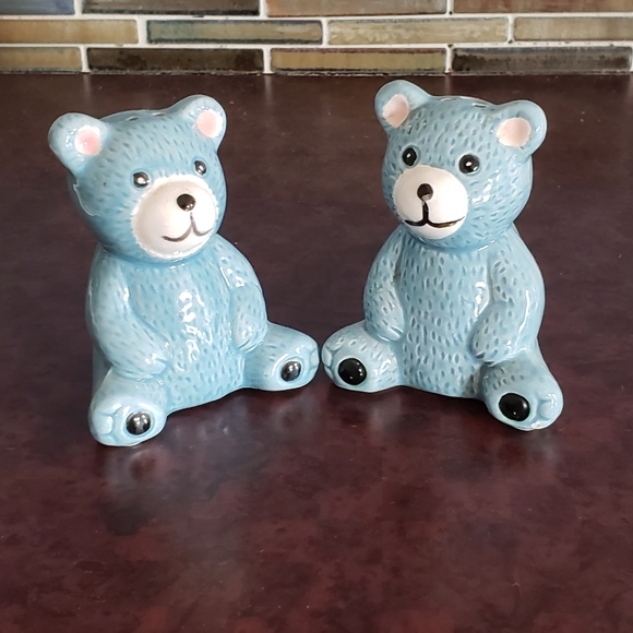 Vintage Blue Teddy Bear Salt & Pepper Shaker Set - Picture 2 of 7